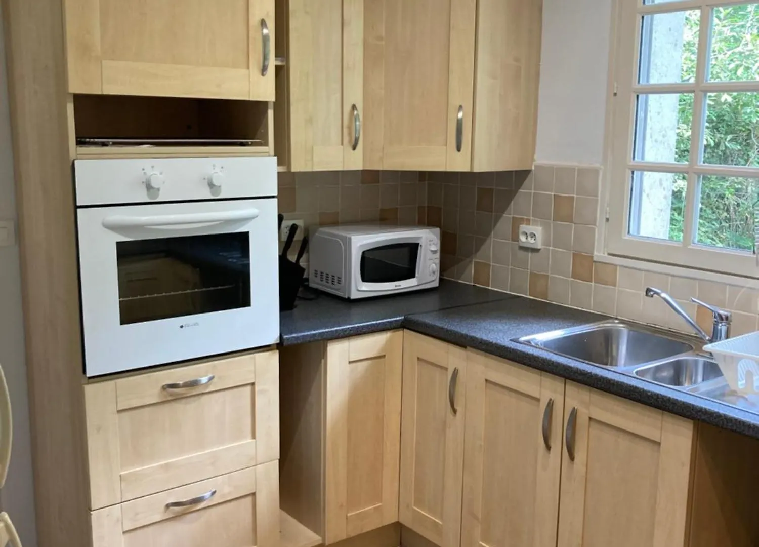 펜션 Cheerful Two Bedroom House Plonevez Du Faou
